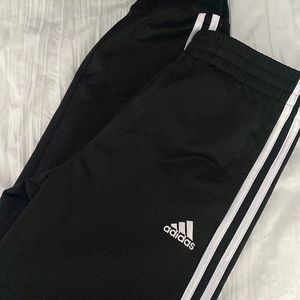 Adidas joggers black size L in kids